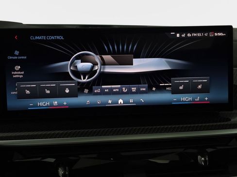 New 2026 BMW X7 M60i image 25