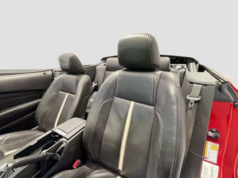 Used 2010 Ford Mustang GT Premium image 18