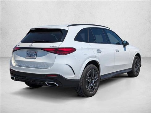 Used 2024 Mercedes-Benz GLC 300 4MATIC image 5