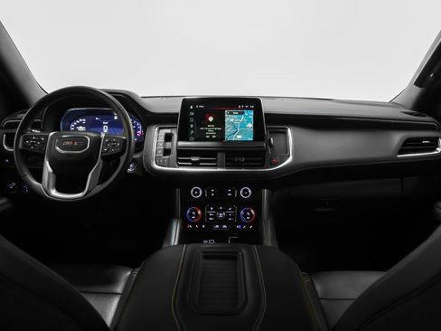 Used 2023 GMC Yukon XL SLT image 2