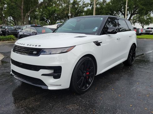 Used 2025 Land Rover Range Rover Sport Dynamic SE AWD/4WD image 3