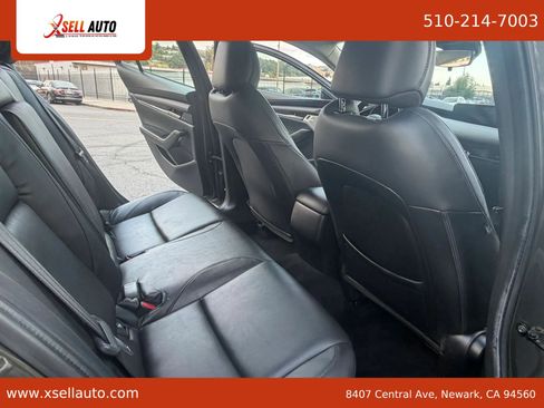 Used 2020 MAZDA MAZDA3 Sedan w/ Preferred Package FWD image 7