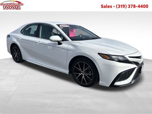 Certified 2023 Toyota Camry SE image 9