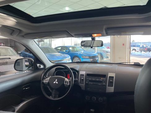Used 2009 Mitsubishi Outlander SE image 29