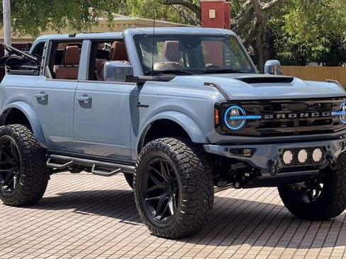 Used 2024 Ford Bronco Outer Banks AWD/4WD image 4
