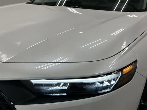Certified 2025 Honda Accord SE image 30