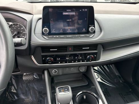 Used 2023 Nissan Rogue SV w/ SV Premium B Package image 26