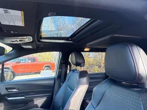 Certified 2025 Toyota Sienna XSE image 47