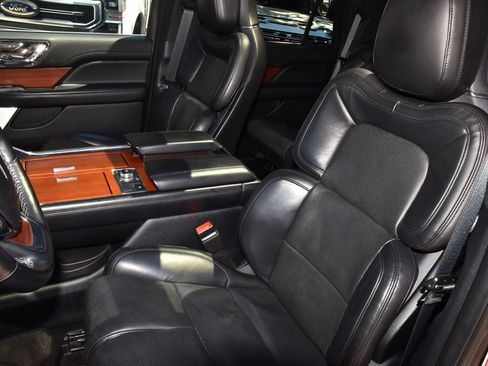 Used 2021 Lincoln Navigator Reserve w/ Luxury Package AWD/4WD image 33