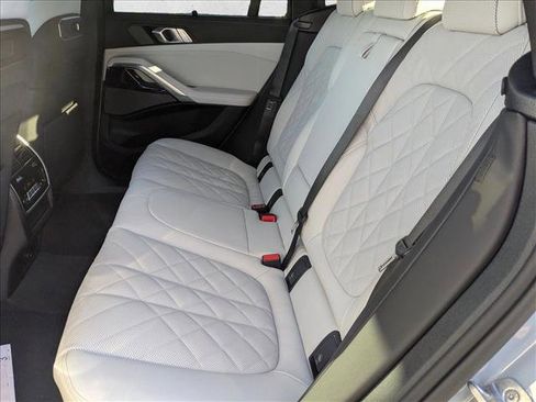 New 2026 BMW X6 xDrive40i w/ Executive Package image 15