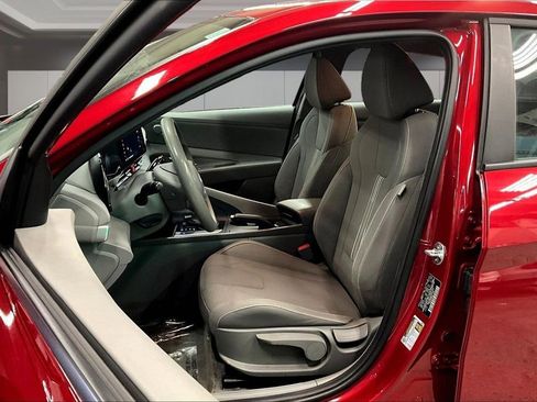 Used 2024 Hyundai Elantra SEL image 21