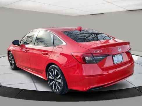 Used 2022 Honda Civic EX image 3