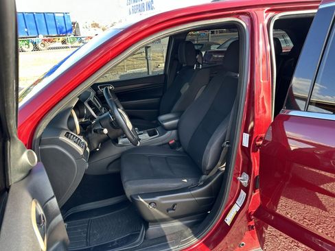 Used 2015 Jeep Grand Cherokee Laredo w/ Quick Order Package 23E image 13