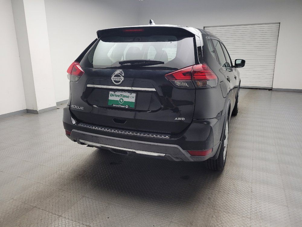 Used 2017 Nissan Rogue S AWD/4WD image 7