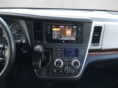 Used 2015 Toyota Sienna Limited FWD image 13