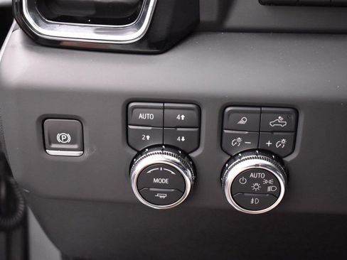 Used 2025 GMC Sierra 3500 Denali Ultimate AWD/4WD image 29