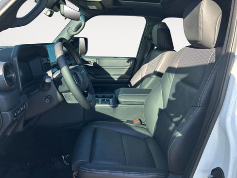 Used 2025 Toyota Land Cruiser w/ Premium Package image 15