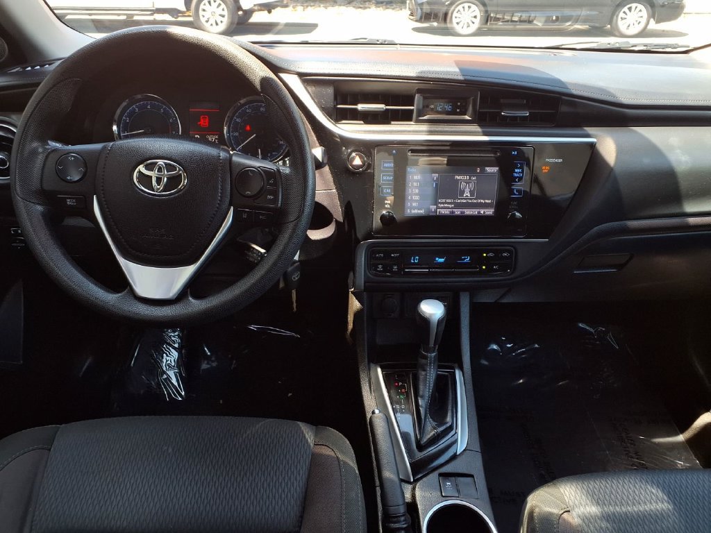 Used 2017 Toyota Corolla LE w/ Carpet Mat Package (TMS) FWD image 25