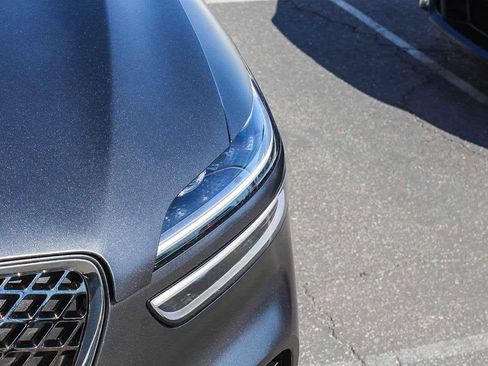 Used 2023 Genesis GV70 2.5T w/ Select Package image 10