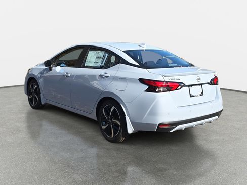 New 2025 Nissan Versa SR w/ Trunk Package image 7