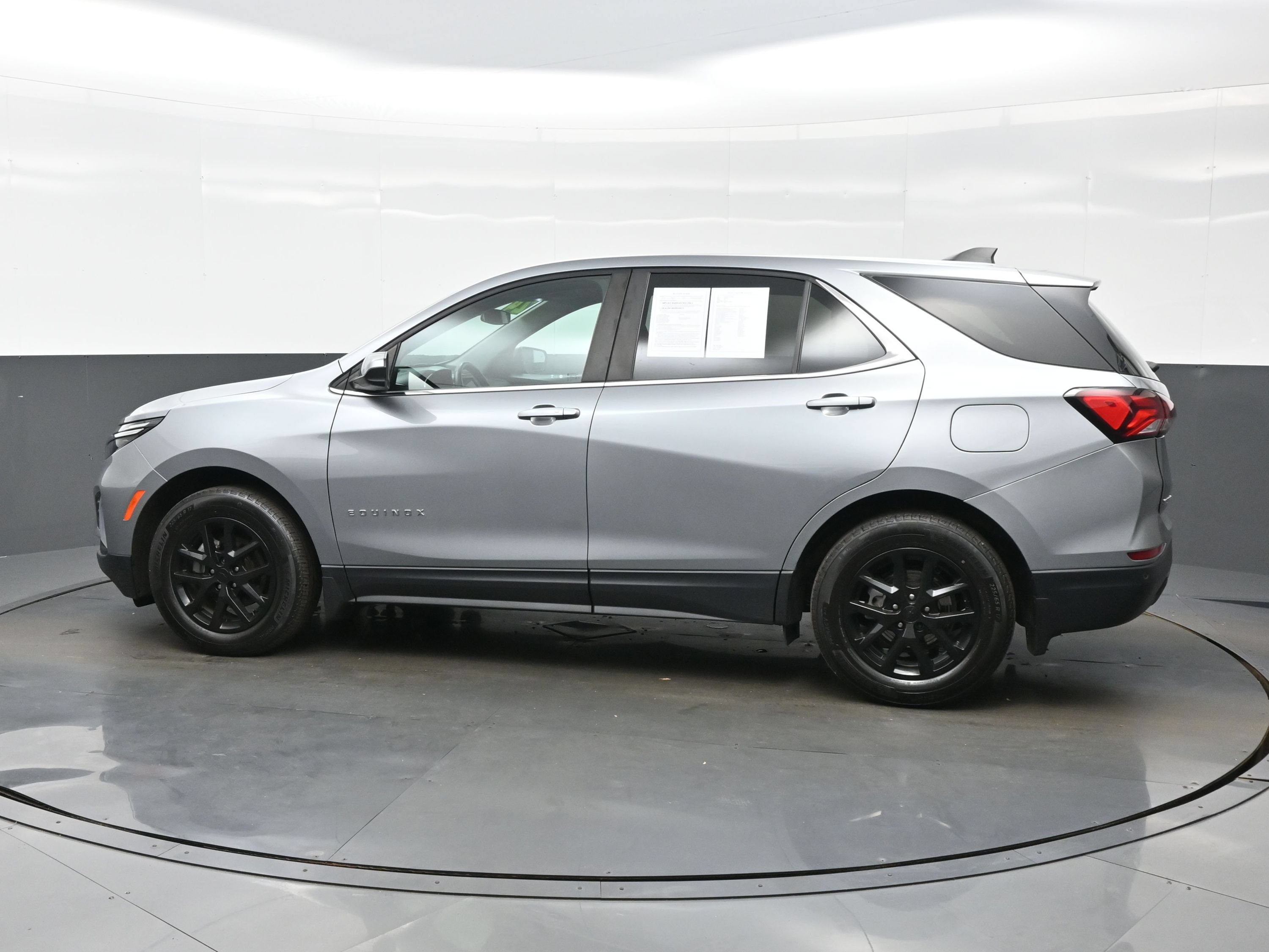 Used 2024 Chevrolet Equinox LT w/ LPO, Floor Liner Package FWD image 3