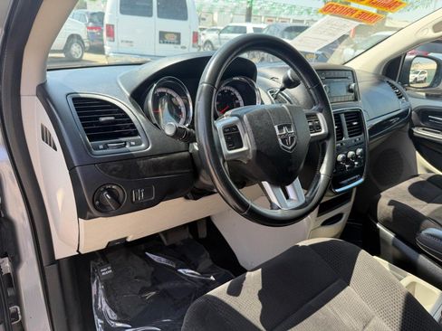 Used 2014 Dodge Grand Caravan SE w/ Quick Order Package 29E SE FWD image 16