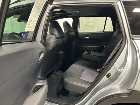 Used 2025 Toyota Corolla Cross XSE image 43