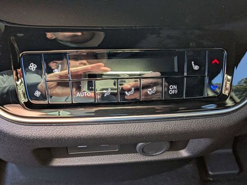 New 2026 Nissan Armada Platinum image 16