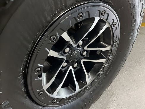 Used 2024 Jeep Wrangler Unlimited Sport AWD/4WD image 15