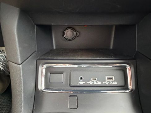 Certified 2026 Subaru Ascent Premium AWD/4WD image 39