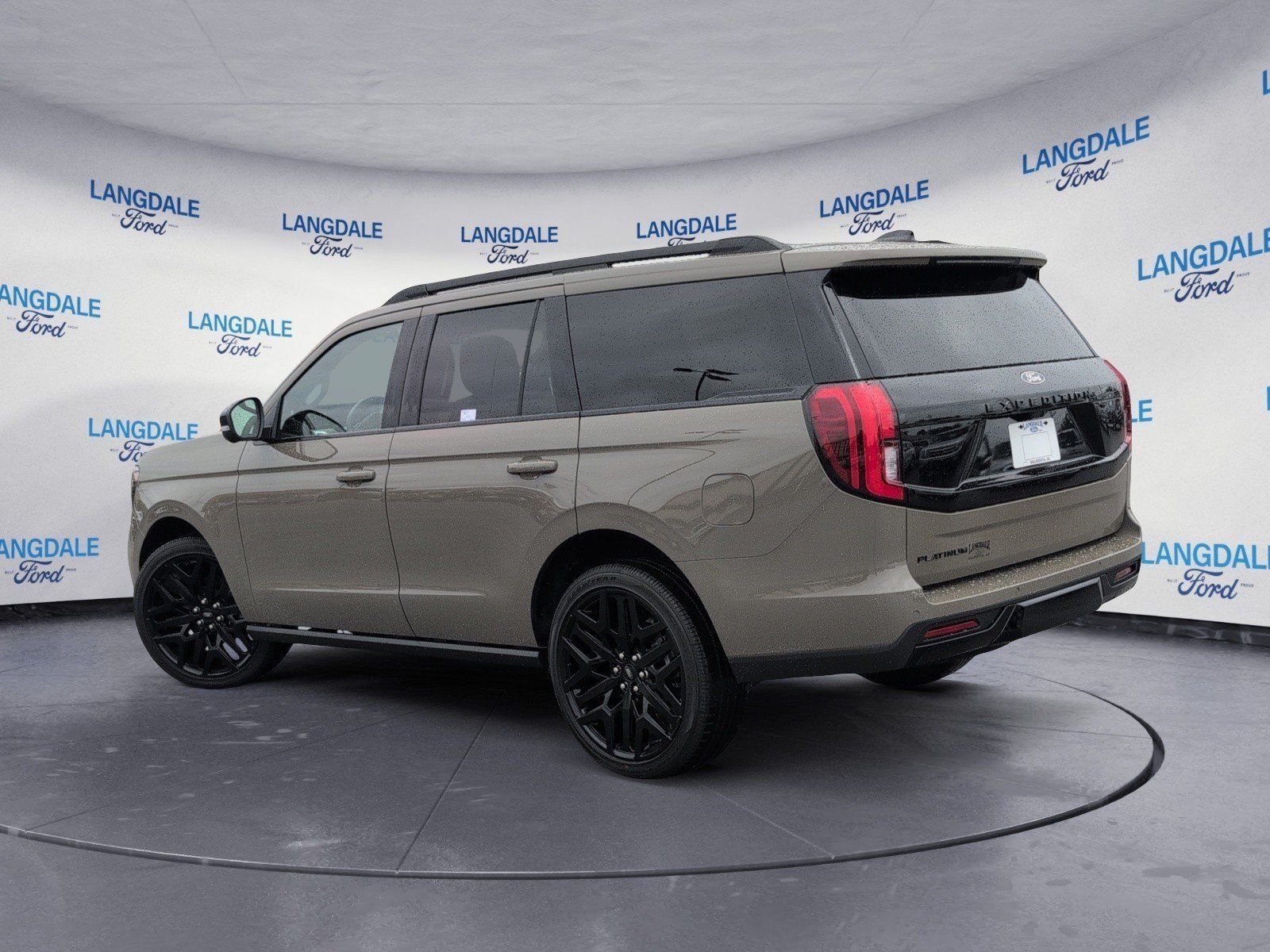 New 2027 Ford Expedition Platinum w/ Stealth Performance Package AWD/4WD image 9