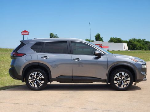 Used 2023 Nissan Rogue SV AWD/4WD image 7