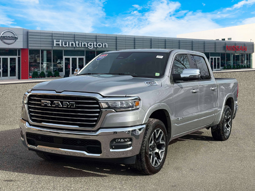 Used 2025 RAM 1500 Laramie AWD/4WD image 4