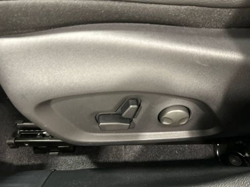 New 2026 Jeep Compass Latitude AWD/4WD image 16