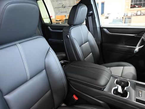 New 2026 GMC Acadia Elevation w/ Black Edition FWD image 9