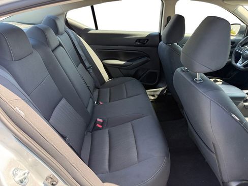 Used 2024 Nissan Altima 2.5 SV image 18