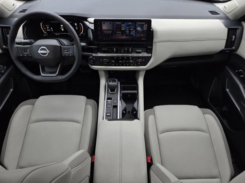 New 2026 Nissan Pathfinder SL FWD image 17