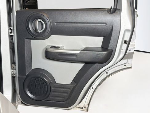 Used 2010 Dodge Nitro SXT image 26