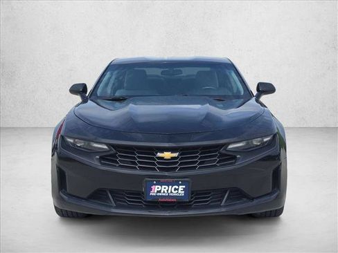Used 2022 Chevrolet Camaro LT RWD image 2