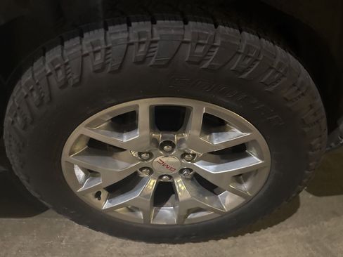 Used 2019 GMC Yukon SLT w/ Open Road Package image 16