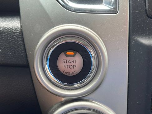 Used 2021 Nissan Titan SV w/ SV Convenience Package AWD/4WD image 17