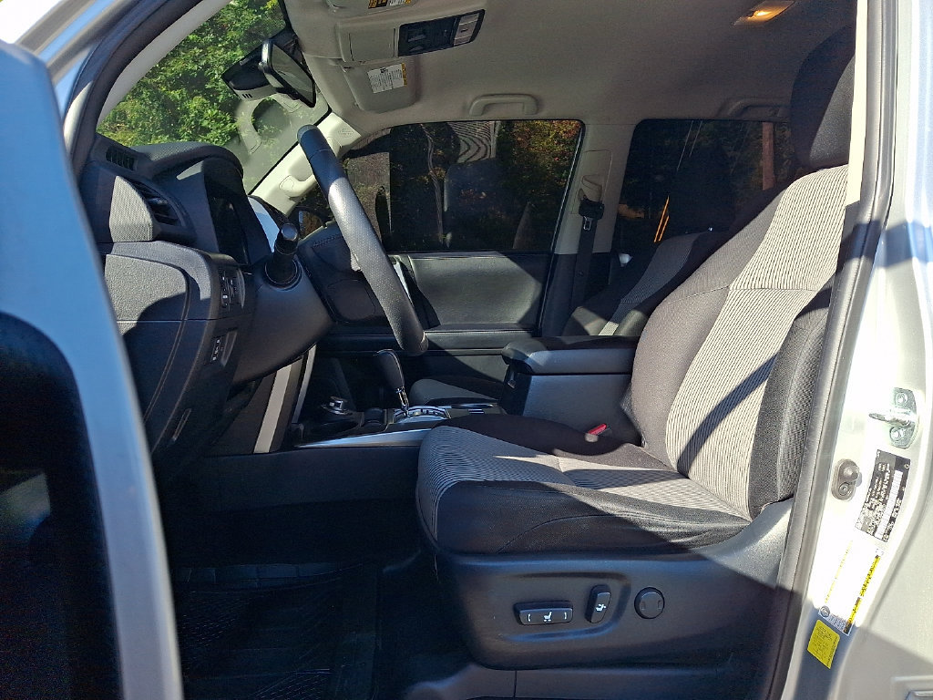 Used 2022 Toyota 4Runner SR5 AWD/4WD image 13