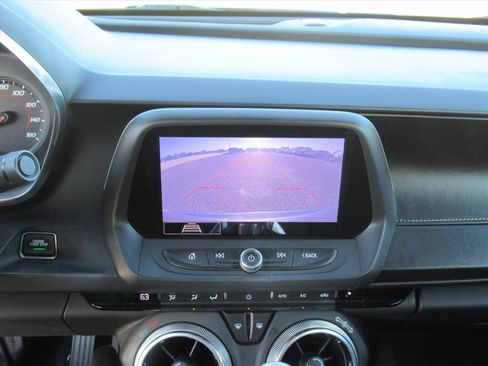 Used 2020 Chevrolet Camaro LT w/ Technology Package image 20