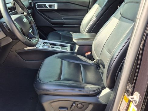 Used 2020 Ford Explorer XLT w/ Equipment Group 202A RWD image 15