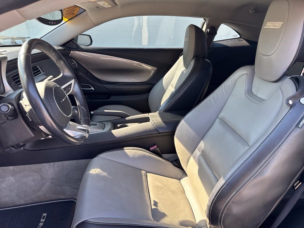 Used 2010 Chevrolet Camaro SS RWD image 16