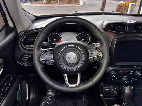 Used 2022 Jeep Renegade Latitude AWD/4WD image 17