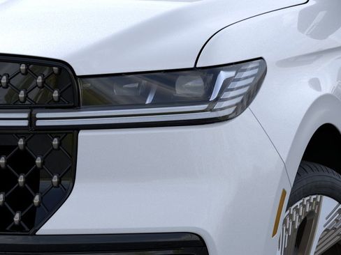 New 2026 Lincoln Navigator L Black Label AWD/4WD image 18