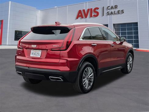 Used 2024 Cadillac XT4 Premium Luxury image 6