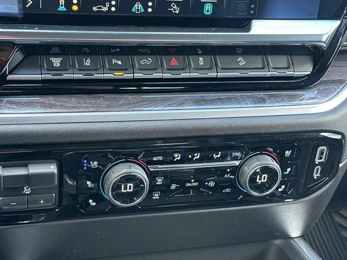 New 2026 Chevrolet Silverado 3500 LTZ w/ LTZ Convenience Package AWD/4WD image 19