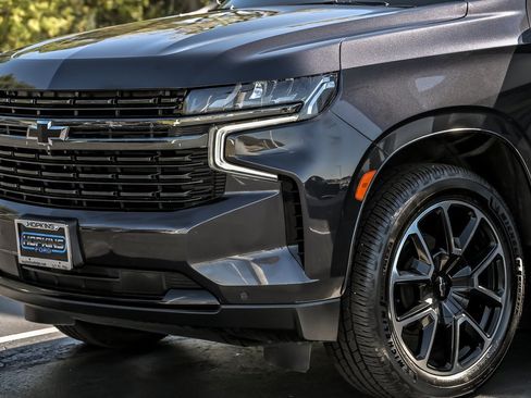 Used 2022 Chevrolet Tahoe RST w/ Luxury Package image 2